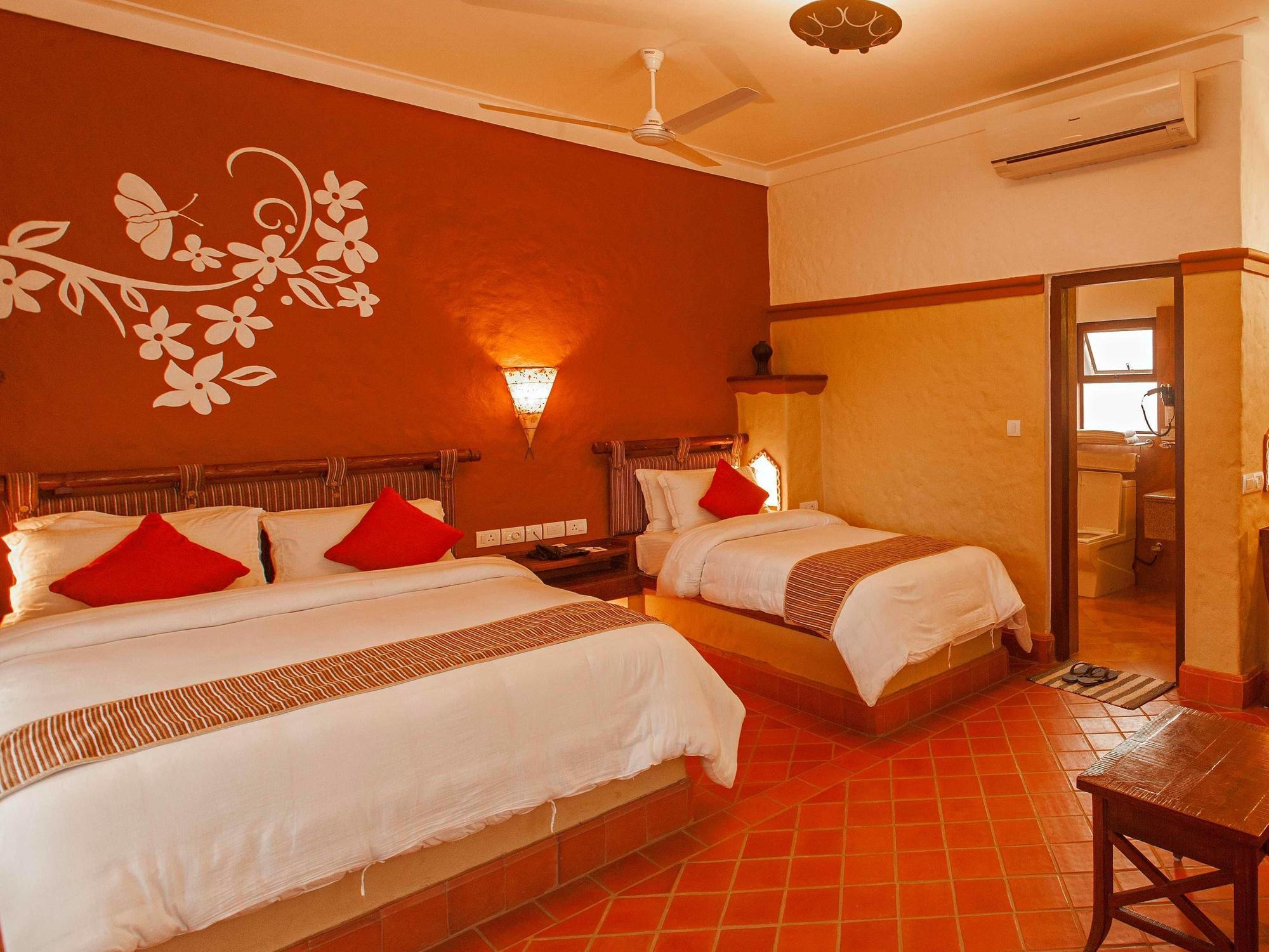 Green Park Chitwan Sauraha Εξωτερικό φωτογραφία