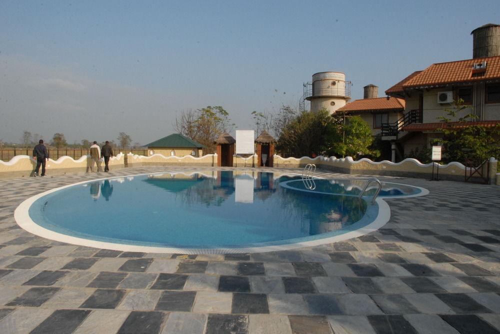 Green Park Chitwan Sauraha Εξωτερικό φωτογραφία