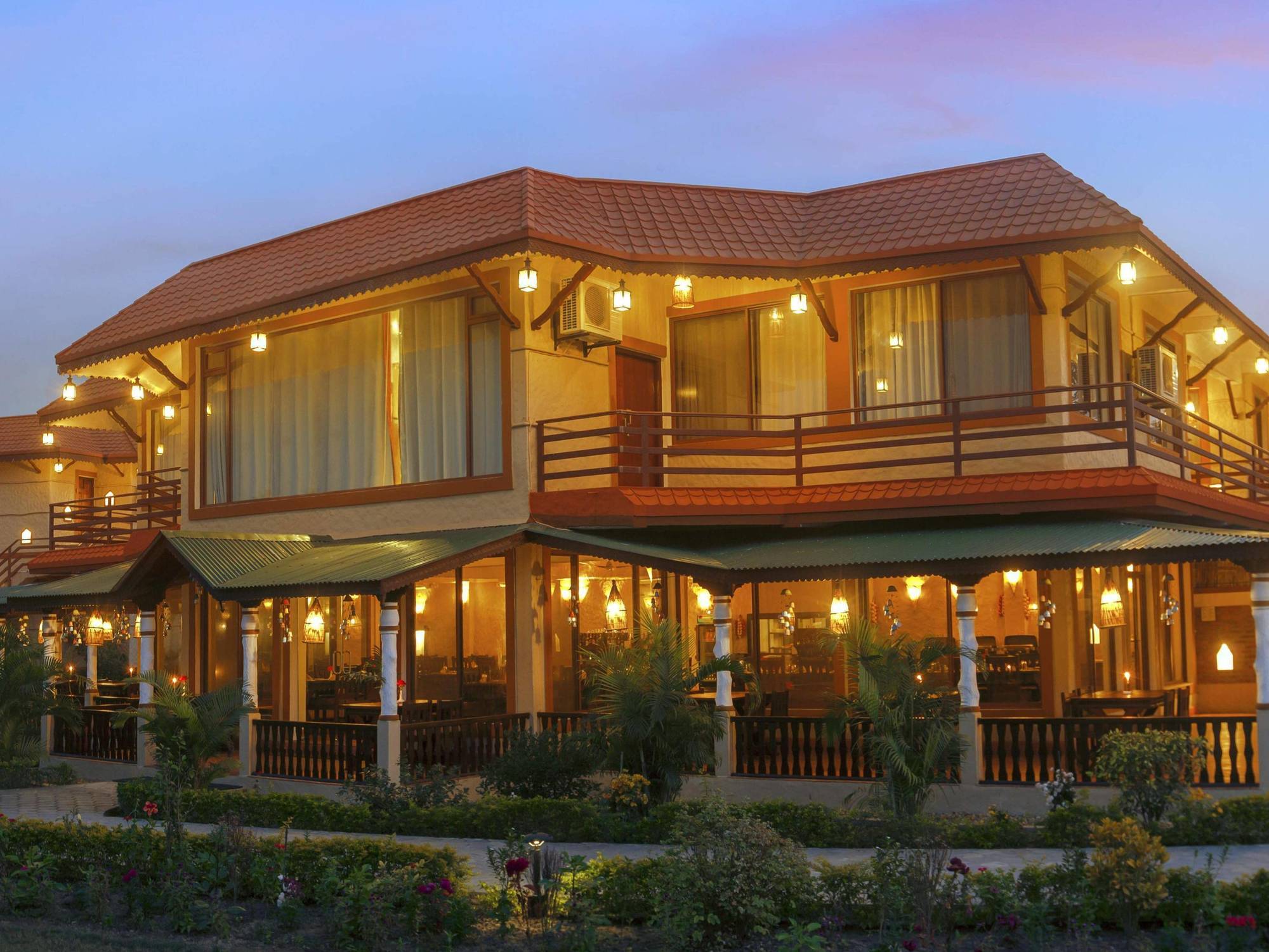 Green Park Chitwan Sauraha Εξωτερικό φωτογραφία