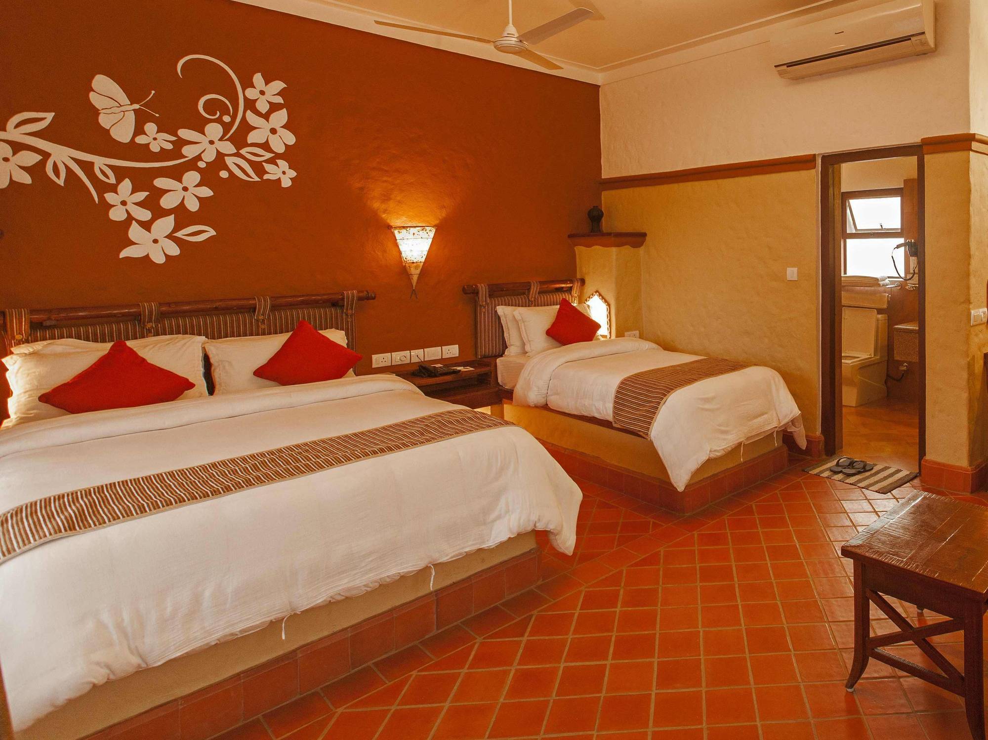 Green Park Chitwan Sauraha Εξωτερικό φωτογραφία