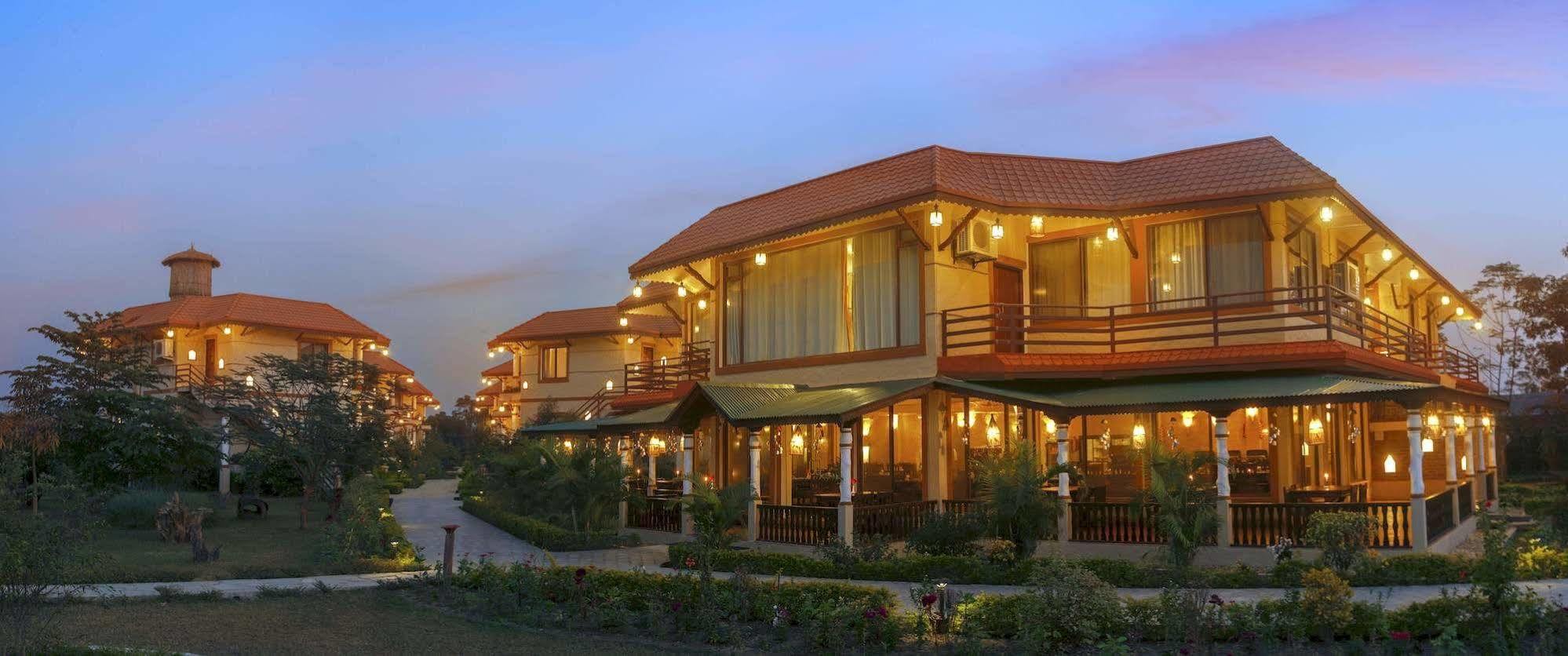 Green Park Chitwan Sauraha Εξωτερικό φωτογραφία