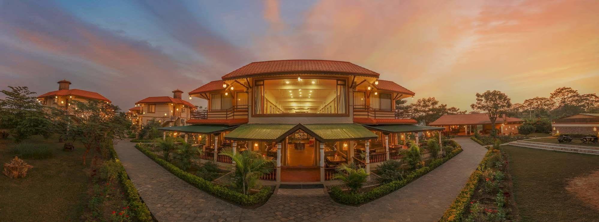 Green Park Chitwan Sauraha Εξωτερικό φωτογραφία