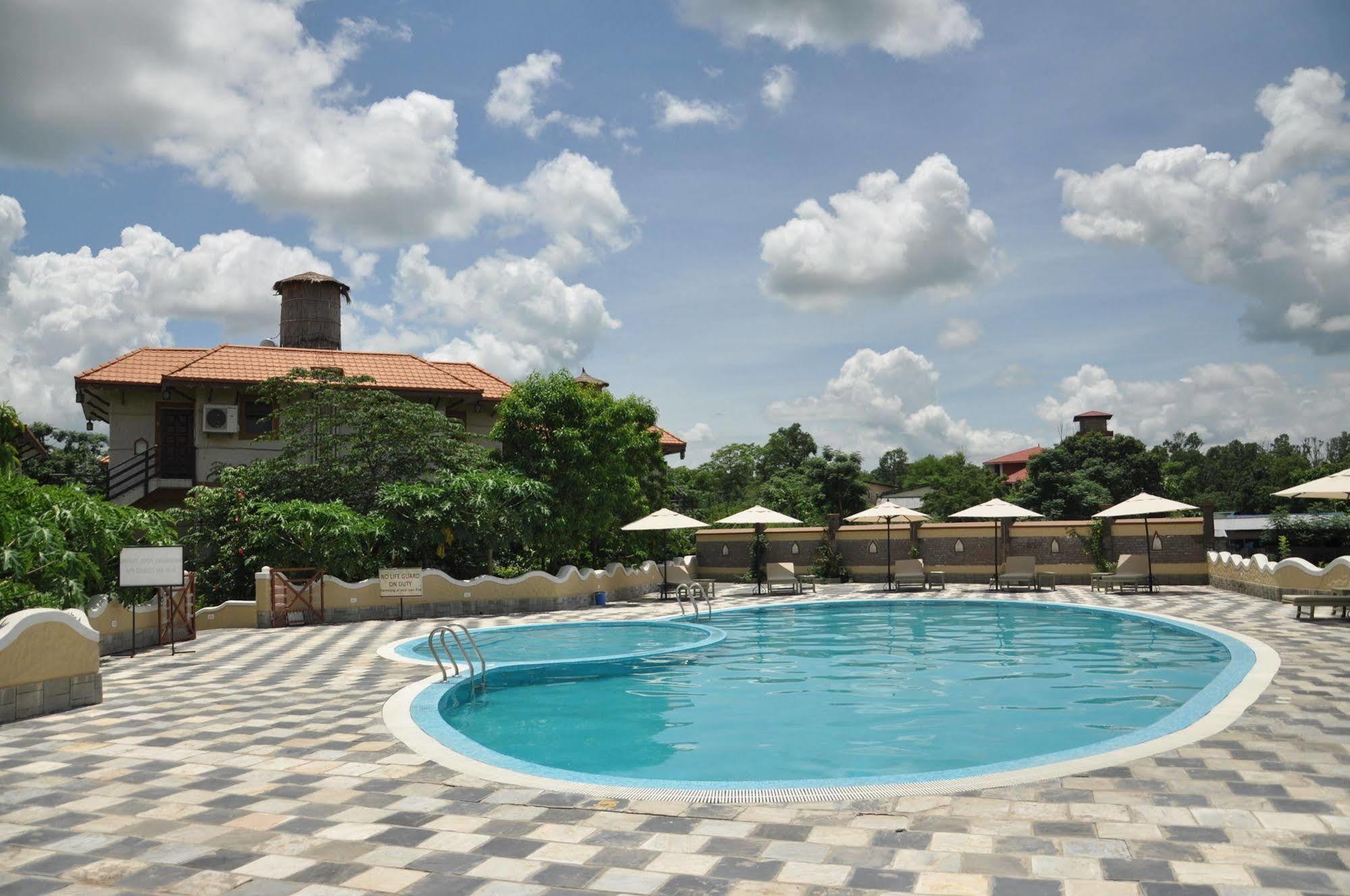 Green Park Chitwan Sauraha Εξωτερικό φωτογραφία