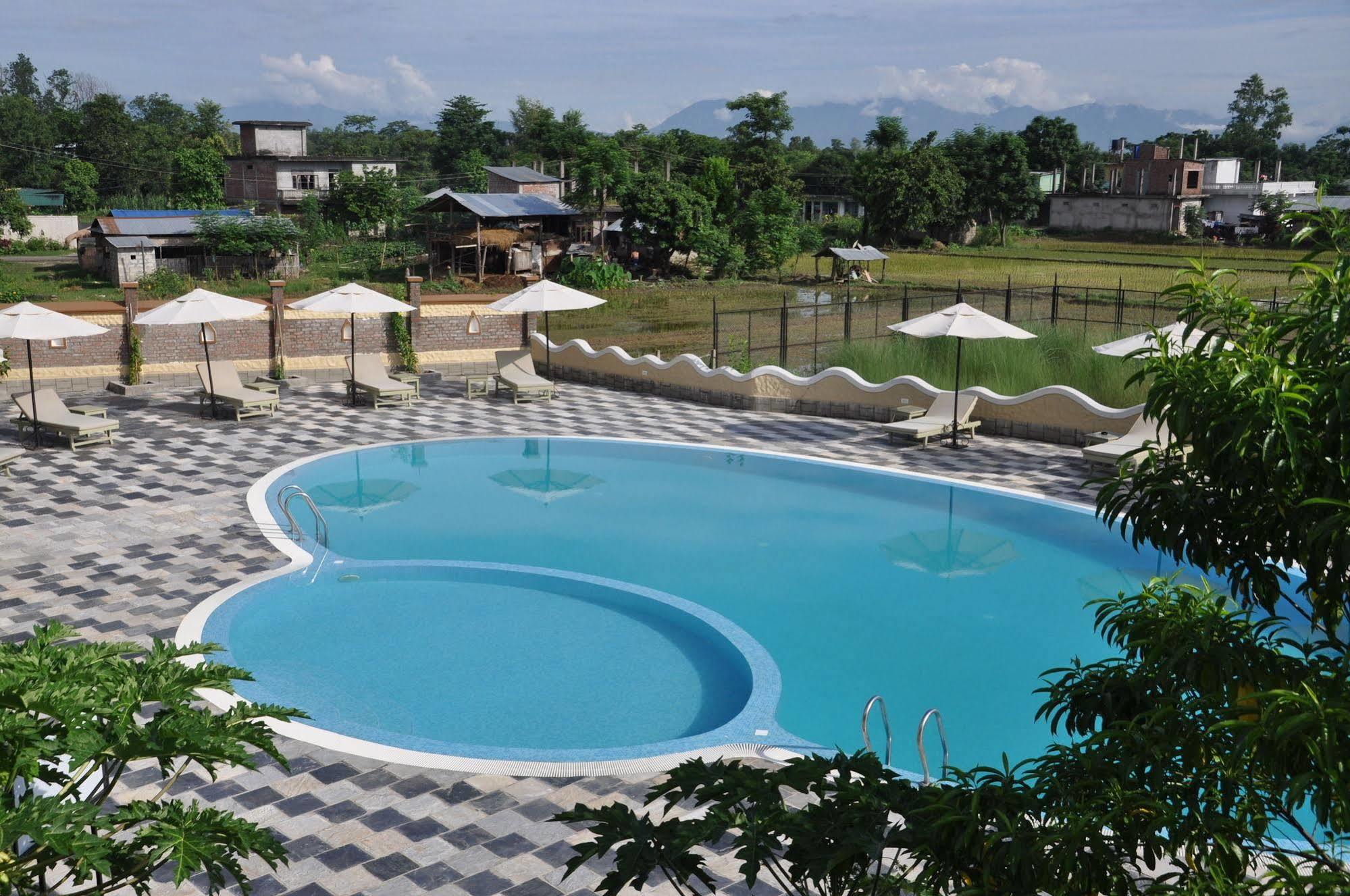 Green Park Chitwan Sauraha Εξωτερικό φωτογραφία
